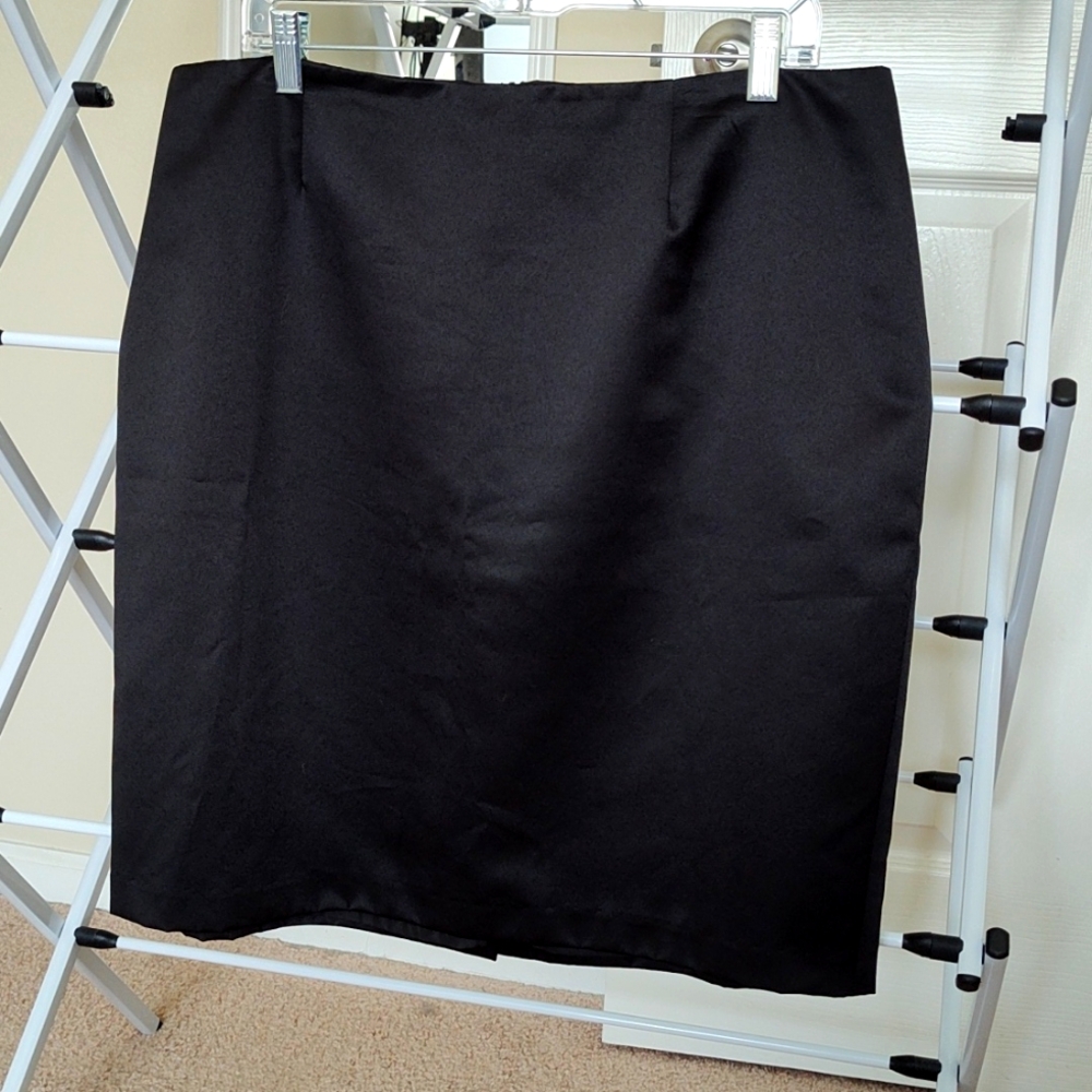 David's Bridal Bridesmaid Black Pencil Skirt